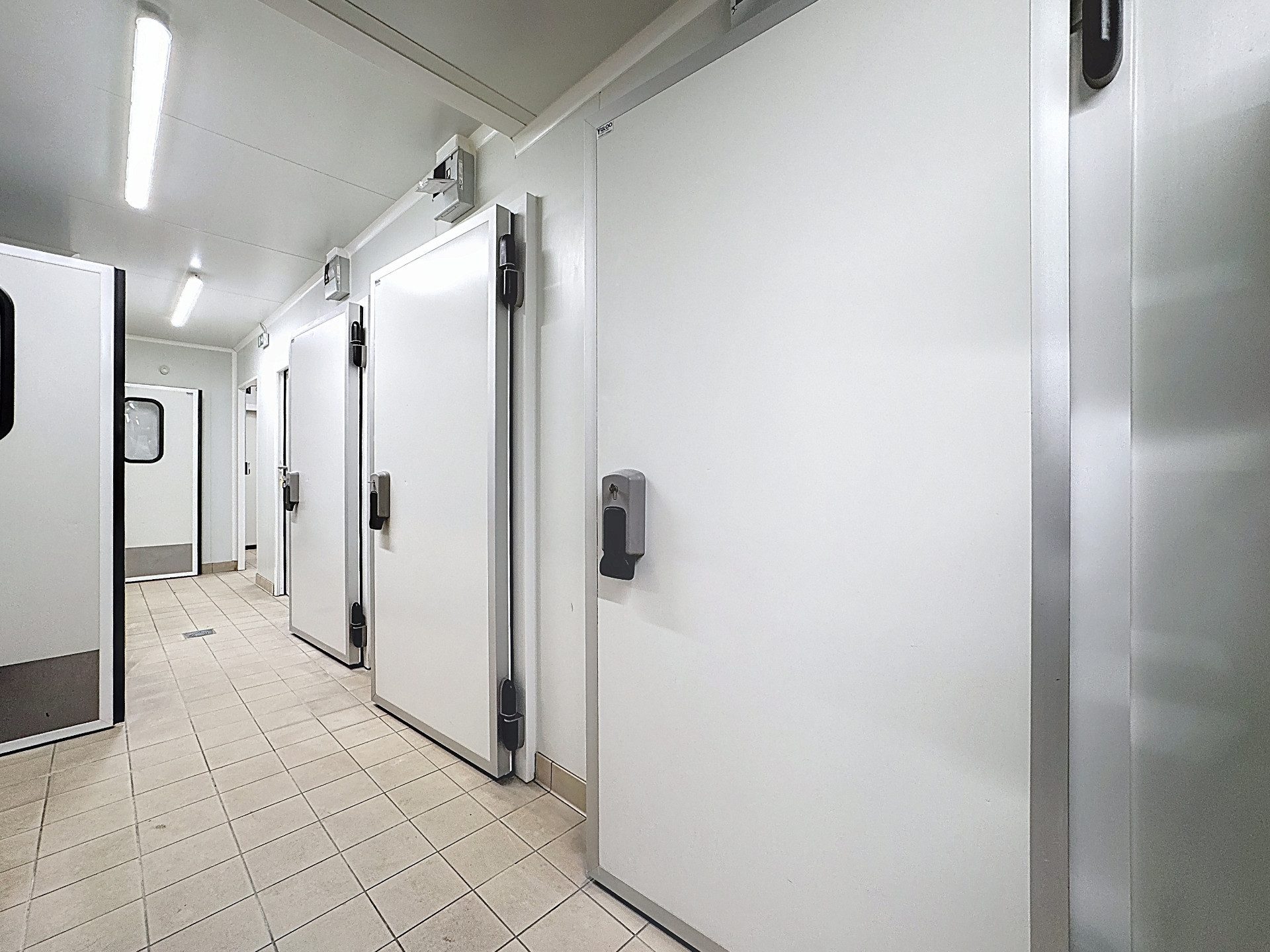 Chambres froides et zone technique de la cuisine professionnelle